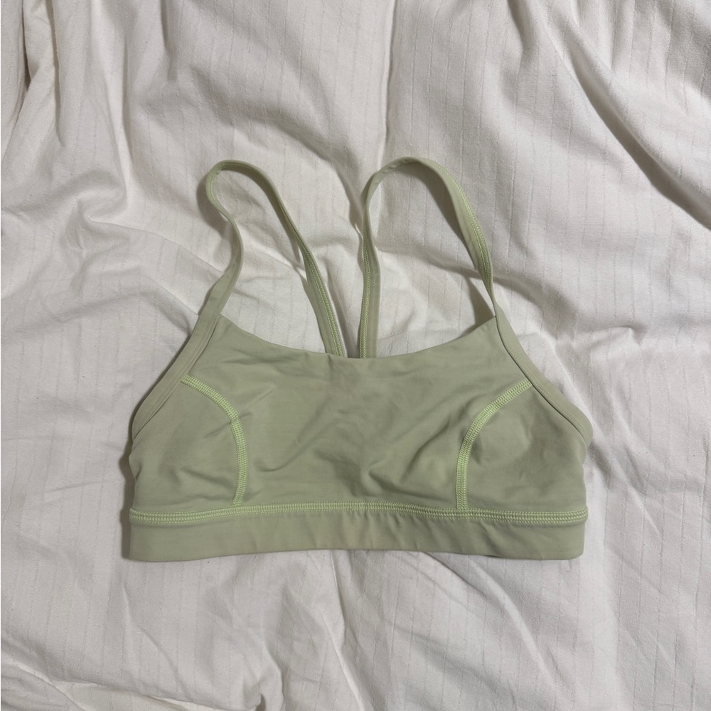 🎾Lululemon Green Sports Bra Size 6 Great Condition🎾